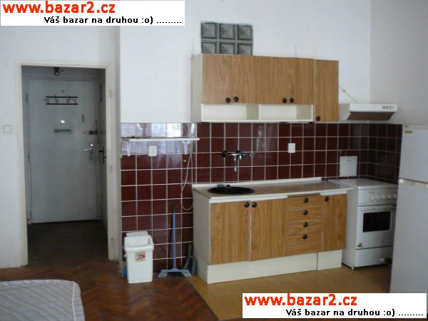 Garsonieru 28 m, za 6 000 