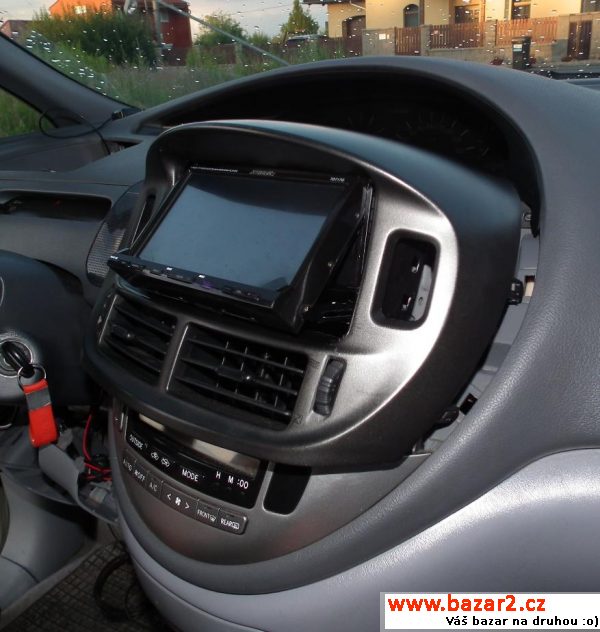 XTRONS 717g – 2DIN autorádio s GPS