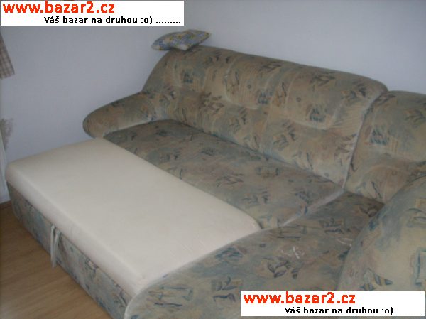 rozskládací sedačka s úložným prostorem