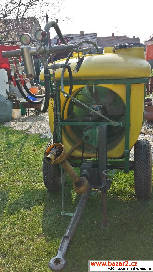 Postřikovač 200 litrů