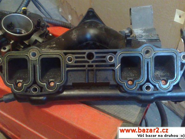 Citroën Xantia X1 - škrtící klapka 
