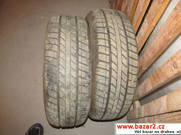 2x zimní pneu 15