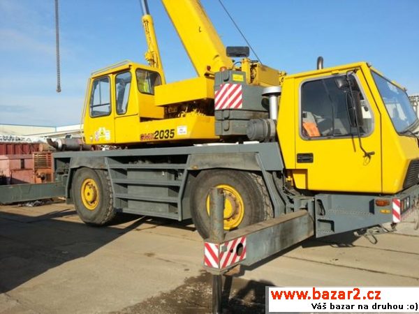 Jeřáb Grove GMK 2035 