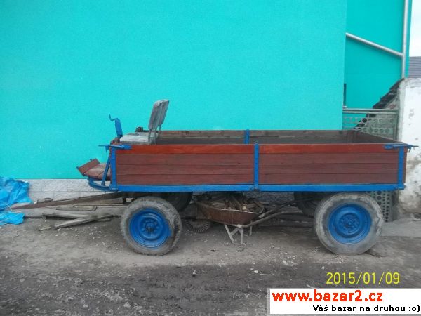 Zemědělský vůz za koně či traktor
