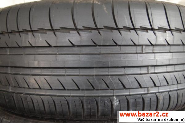 Zimní 235/40 R 18 Dunlop SP 4ks