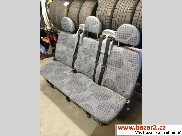 Ford Transit trojsedačka
