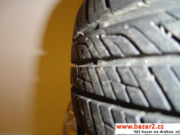 Alu kola s pneu SUZUKI