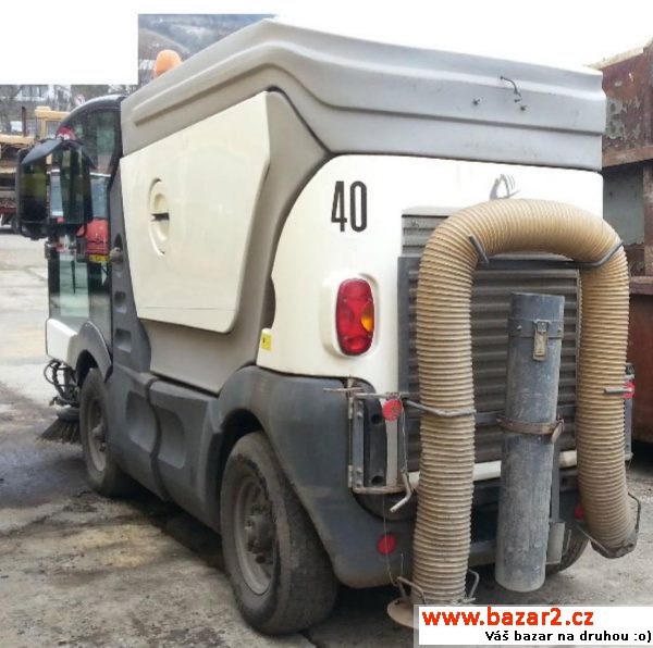 Azura Samosběr 2m3/4,5t/2,5m  62kW, r.v. 2008,