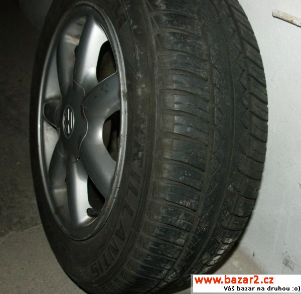 VW orig. alu kola a lení pneu 4 ks