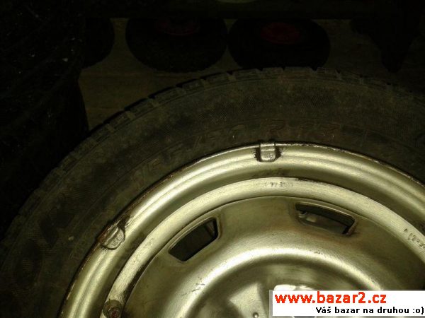 Plechové disky Nissan Micra + pneu