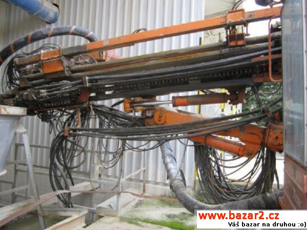 Tamrock 15t vrt.soupr. max 25m  , r.v. 1994, barva