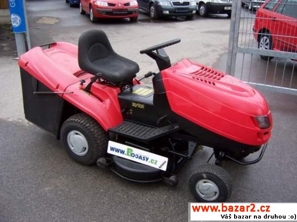 13/102 zahradní traktor 0,2, 15, r.v. 2008, najeto