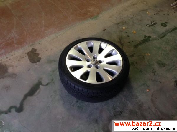 4 kola z lehkych slitin 245/40 R 19