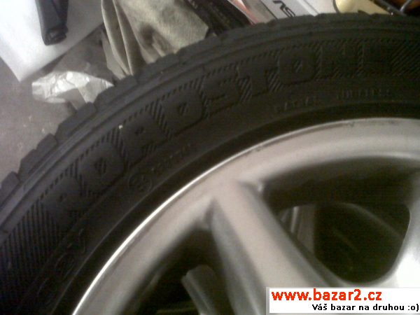 Letni pneu 195/50R15 82V Roadstone