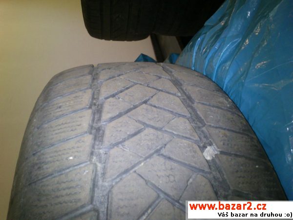 Pneu zimní Dunlop 235/65 R 17  