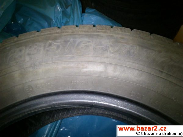 Pneu zimní Dunlop 235/65 R 17  
