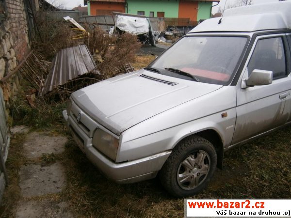 Škoda Favorit pick-up poškozený 