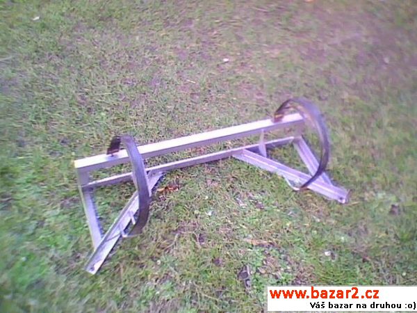 Držák na 35l bombu lpg