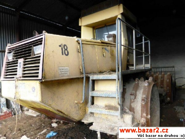 Bomag 601 kompaktor 28t  , r.v. 1993, barva žlutá,