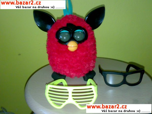 FURBY červený s černýma ušima