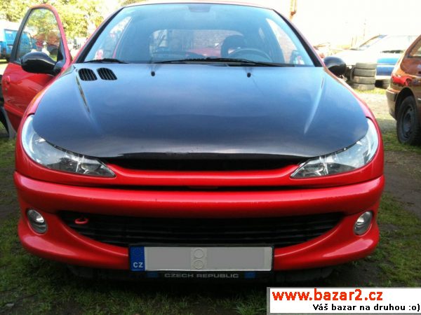 Upravená kapota, mřížka Peugeot 206