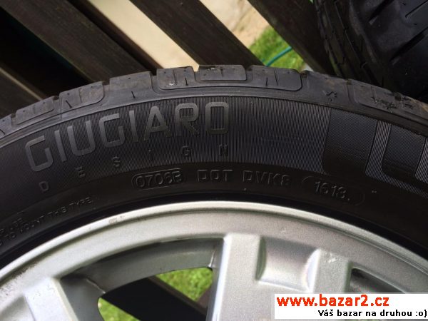 4X Vredestein 205/55R16 na discích