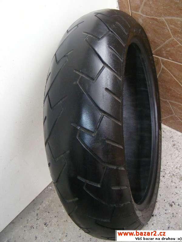 Moto pneu Bridgestone