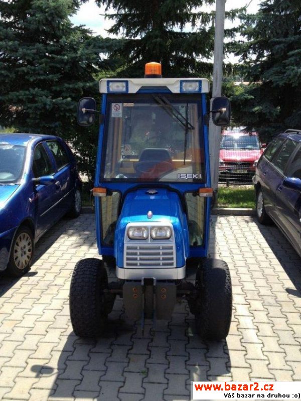 Malotraktor Iseki s kabinou