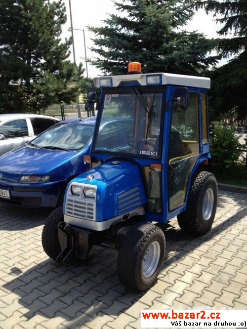 Malotraktor Iseki s kabinou