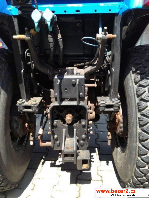 Malotraktor Iseki s kabinou