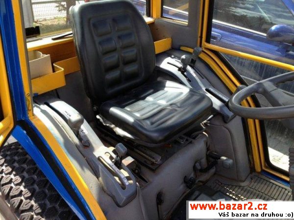 Malotraktor Iseki s kabinou
