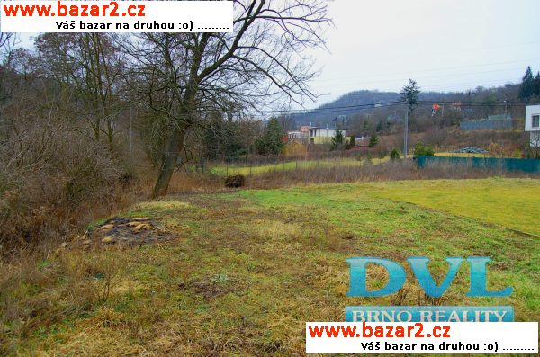 Stavební parcela 1062 m2 v obci Želešice. Šíře pozemku 32 m + příjezdová cesta.