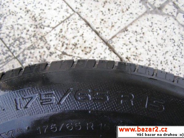 Letní pneu s diskama 175/65R15
