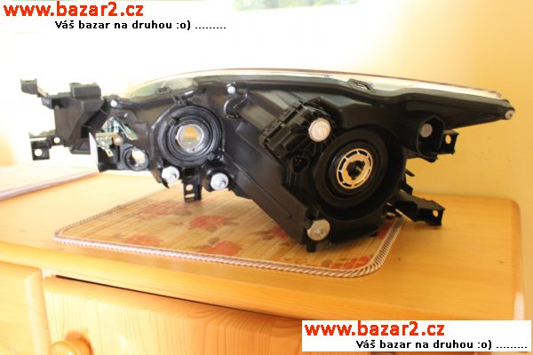 Světlomet halogen Mazda 6 2009-2011