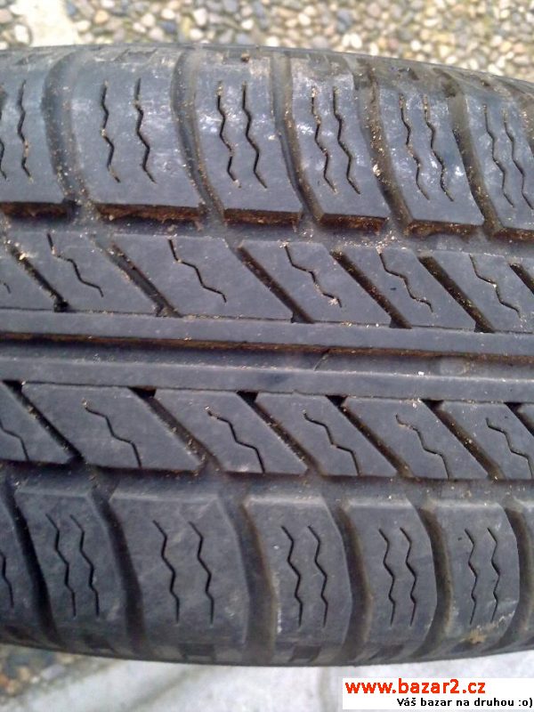 Pneu Michelin 175/70 R13