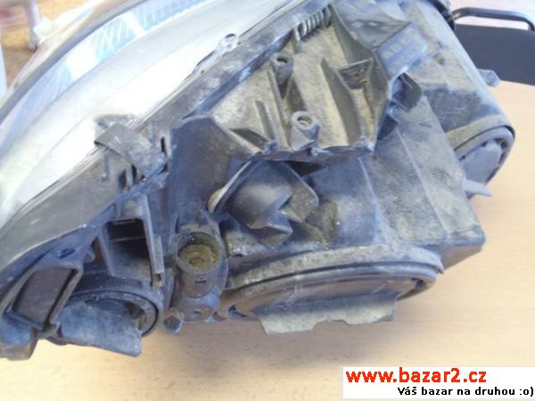 Mercedes-Benz Třídy C NATÁČECÍ XENON MB 320 CDI,