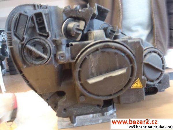 Mercedes-Benz Třídy C NATÁČECÍ XENON MB 320 CDI,