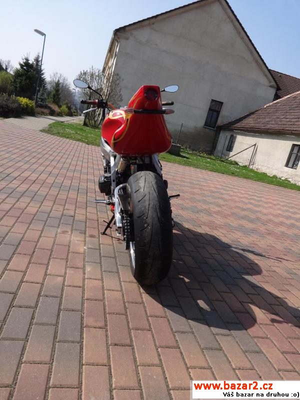 přestavbička Honda CBR 900RR