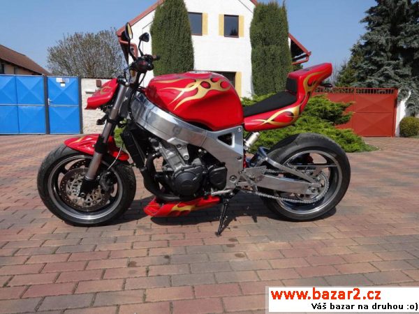 přestavbička Honda CBR 900RR