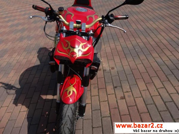 přestavbička Honda CBR 900RR