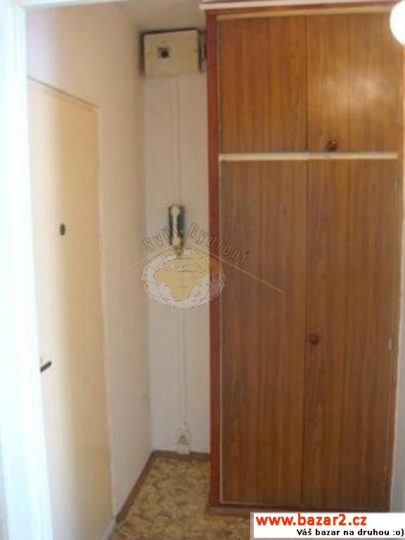 Byt 1+1, 35 m2, nábytkem nevybavený, Praha 4,