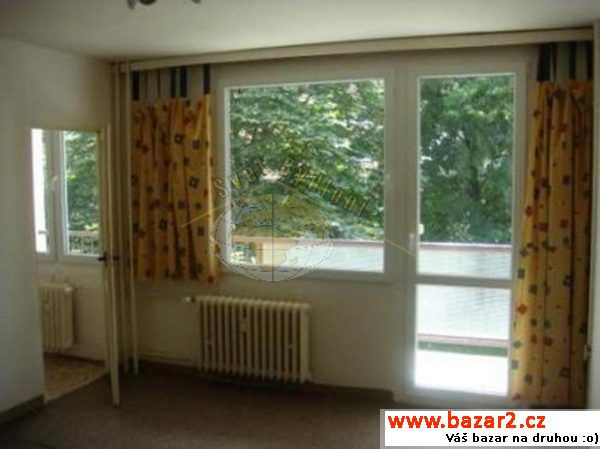 Byt 1+1, 35 m2, nábytkem nevybavený, Praha 4,