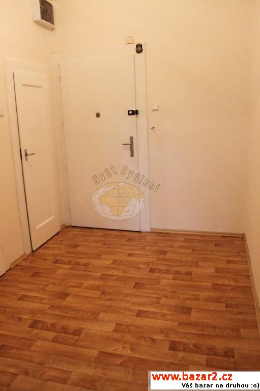 2+kk, 48m2 + malý balkónek. Pěkný byt po