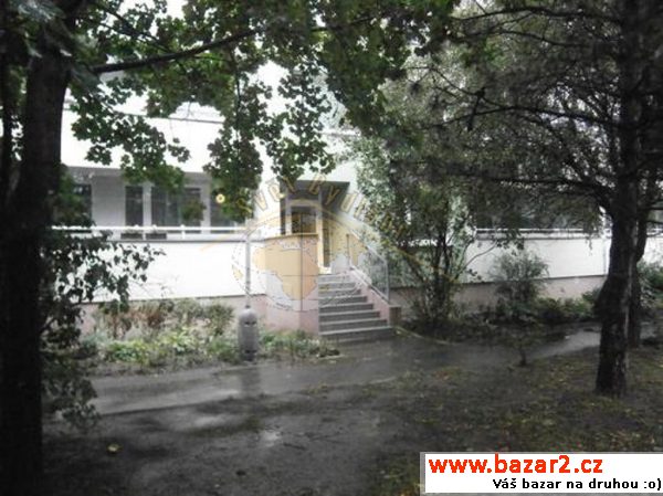 Byt 1+kk, 25 m2, částečně vybavený, Praha 3,