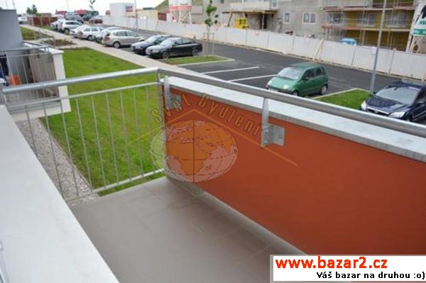 Byt 2+kk, 56 m2, nábytkem nezařízený, Praha 10,