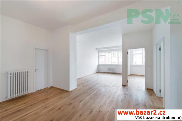 Prostorný a světlý byt 4+kk/2B  u stanice metra