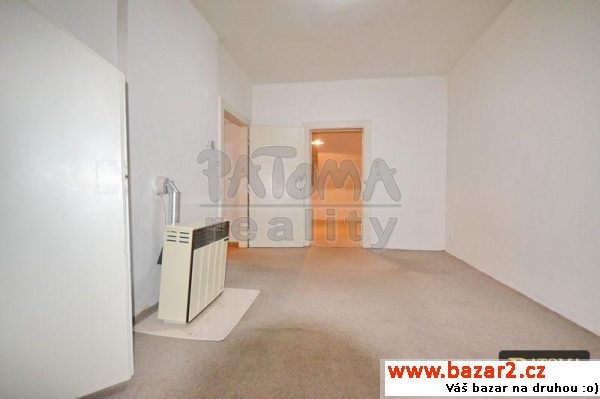 Pronájem udržovaného bytu 2+kk, 40m2, P - 10,