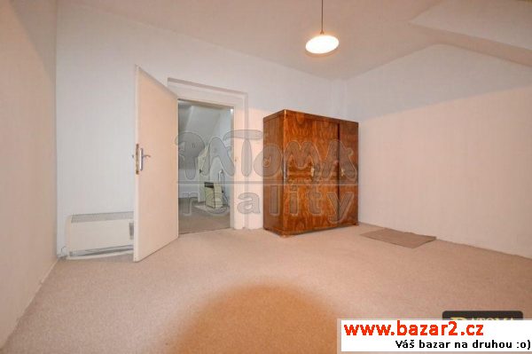 Pronájem udržovaného bytu 2+kk, 40m2, P - 10,