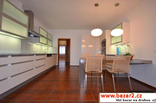Neplatíte provizi RK ! Pronájem luxusního bytu 7+1