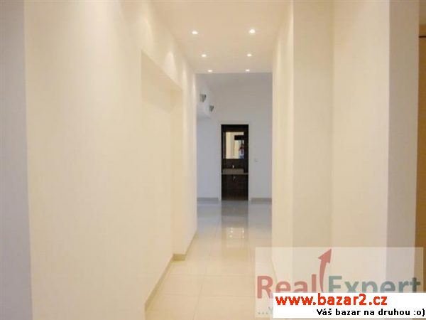 Pronájem reprezentativního bytu 6+1, 200 m2,